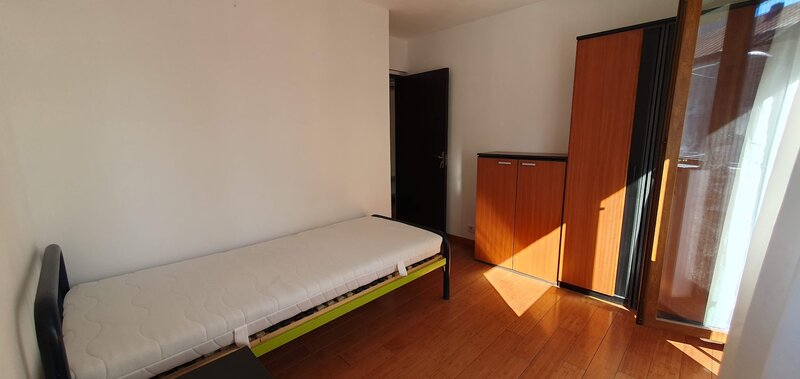 Piata Universitatii,  bloc 1980 cu centrala, parcare, pet friendly, ANAF