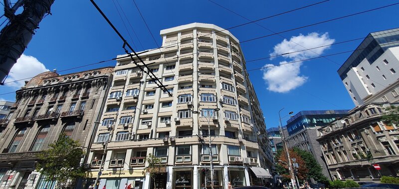 Piata Universitatii,  bloc 1980 cu centrala, parcare, pet friendly, ANAF